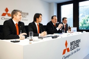  SHK-Handwerker im FokusAuf einer Pressekonferenz am 26. Januar 2009 war erstmals auch die SHK-Fachpresse geladen, die von Division Manager Air Conditioning, Holger Thiesen (2.v.r.), über die Aktivitäten im Heizungsmarkt informiert wurde  