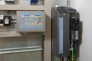 Ein Infrastrukturantrieb Sinamics G120X von Siemens treibt den Hochtemperatur-Hubkolbenverdichter der Wärmepumpe zuverlässig, bedarfsgerecht und energieeffizient an. 
