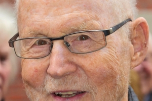  Adalbert „Bert“ Stenzel. 