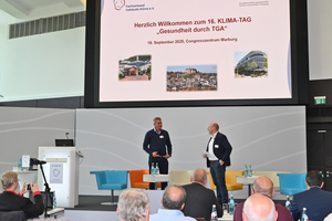  Professor Martin Kriegel (links) und Frank Ernst sprachen sich in ihrer gemeinsamen Keynote dafür aus, dass Menschen sich in Gebäuden wohlfühlen sollen. 