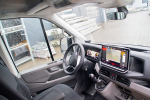  Der Test TGE war mit Infotainmentsystemen ausgestattet, die Funktionen wie Navigation und Bluetooth-Konnektivität boten. 