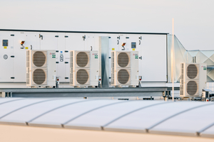  Einen Beitrag zur Reduzierung von CO2-Emissionen leisten die energieeffizienten und umweltschonenden Heiz- und Klimalösungen von Mitsubishi Electric, Geschäftsbereich Living Environment Systems. 