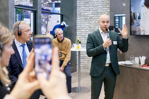  Die Guided Tour „Energy Management &amp; Optimization“ gibt praxisnahe Einblicke, wie Handelsunternehmen durch intelligente Energie- und Ressourcensysteme Effizienz und Wettbewerbsfähigkeit steigern. 