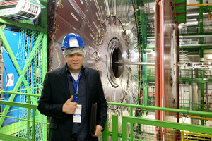  SWEP Lead Business Engineer Stefan Brohm bei den neuen CO₂-Kältesystemen für die CERN-Detektoren CMS und ATLAS. 