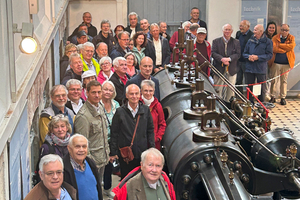  Gruppenbild im „Stadt- und Dampfmaschinenmuseum Werdau“. 