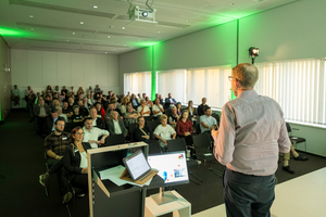   Am Abend vermittelten Wissenschaftlerinnen und Wissenschaftler beim Science Slam Forschungsfragen rund um Kälte, Wärme, Klima und Energie auf unterhaltsame Weise.  