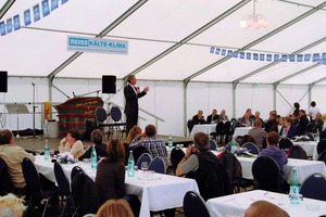  Tag der offenen Tür in Stuttgart: Reiss-Geschäftsführer Reiner Millbrodt bei seiner Begrüßungsansprache 