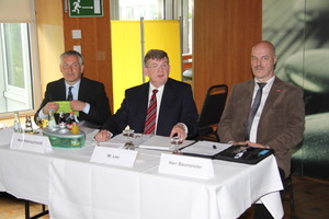  Björn Kleinschmidt und Obermeister Wolfgang Leo (beide Innung Berlin/Brandenburg) sowie Heribert Baumeister, Bundesinnungsmeister informierten im Rahmen der Mitgliederversammlung vor allem über das wichtige Thema Nachwuchs und Ausbildung im Kälte-Handwerk 