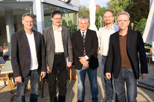  Björn Kleinschmidt (mitte) und das Team der Lehrkräfte an der Max-Taut-Schule 