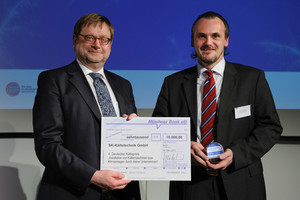  Jürgen Becker mit dem strahlenden Gewinner der 2. Kategorie Herrn Siggelkow (SK-Kältetechnik) 