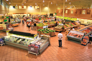 Abb. 1: Der Supermarkt spart durch eine energieeffiziente Regelung Kosten ein und schont das Klima 