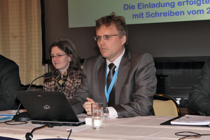  Prof. Arnemann führte als Vorsitzender durch die Mitgliederversammlung 