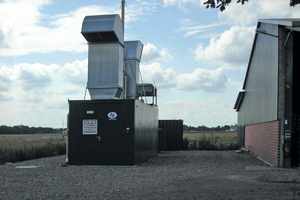  Das biogasbetriebene Blockheizkraftwerk mit einer Gesamtleistung von 350 kW nutzt die Abwärme von etwa 95 °C als Antriebsenergie mit etwa 70 kW zum Betrieb der thermischen Kühlanlage.  
