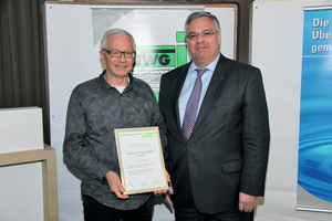  Peter Rott (Kälte Klima Stück) wurde von Karl-Heinz Thielmann für 25 Jahre ÜWG-Mitgliedschaft geehrt. 