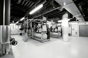  Abbildung 1: Zwei „McQuay WSC 087“-Turbokaltwassersätze mit jeweils 1,9 MW (Bild: aircool) 