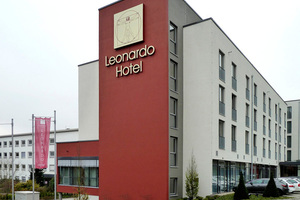  Im Hotel  Leonardo in Völklingen wurden  rund 100 Hotelzimmer sowie das Erdgeschoss mit Restaurant, Foyer, Empfang und Verwaltung klimatisiert.  