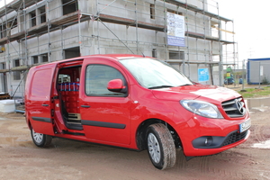  Unser Testwagen in der Version „Kastenwagen“ lang hat bei einer Gesamtlänge von 4,32 m ein Laderaumvolumen von 3,1 m³. 