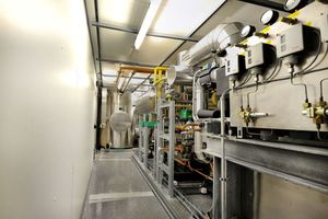  Maschinenraum mit Ammoniak-Kälteanlage innerhalb des Kältecontainers 