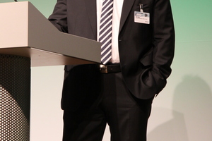  Alfred Müller, Vertriebsleiter Inland bei ebm-papst, führte als Moderator durch die Veranstaltung. 