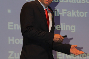  Versuchsleiter Peter Roth informierte über das Eurovent-Zertifzierungsprogramm.  