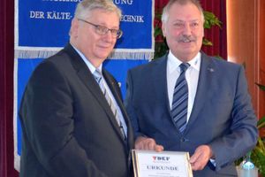  Wolfgang Zaremski, Präsident des VDKF, mit Innungsobermeister Wilfried Otto (li.) 