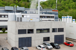  Das Osram-Werk in Eichstätt stellt Halogenlampen her. Die Produktion erfolgt rund um die Uhr an sieben Tagen die Woche, sodass ein ständiger Strombedarf von 2 bis 5 MW und ein Gasbedarf von bis zu 7 MW bestehen. 