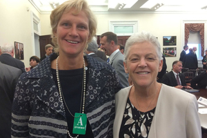  Laura Wand (li.) und Gina McCarthy (re.) 