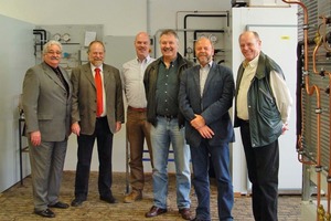  (Foto v. l. n. r.) Geschäftsführer Helmut Klasen, Reinhard Jeschkeit, Obermeister Heribert Baumeister, Wolfgang Zaremski, stv. Obermeister Ulrich Thomas und der Ehrenobermeister und Werkstattleiter Paul Woste freuten sich über die zahlreiche Besucher 