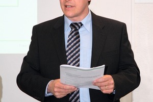  ÜWG-Geschäftsführer Dr. Hartmut Klein kritisierte auf der ÜWG-Mitgliederversammlung am 18. Mai 2010 in Bonn die schleppende Vorgehensweise im Zuge der Einführung des neuen WHG 