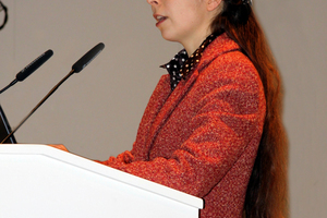 Nina Masson, Leiterin der Marktforschung bei shecco, präsentierte in Düsseldorf die Ergebnisse einer von Carrier in Auftrag gegebenen Studie über Kältemittel im Handel. 