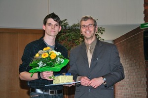  Prüfungsbester Manuel Geiß (l.) und Landesinnungsmeister Jürgen Kaul (r.)  