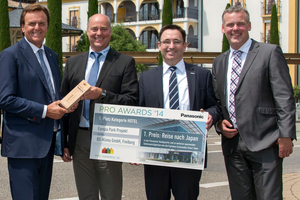  Von links nach rechts: Roland Mack (Inhaber des Europa-Parks), Peter Scheidthauer (Geschäftsführer der BS-Klima GmbH), Andreas Gelbke (Country Manager für die Region D-A-CH bei Panasonic Heiz- und Kühlsysteme) und Marcel Oligschläger (Project Manager bei  