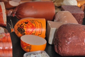  Neben dem Thekenverkauf im Stammhaus beliefert die Fleischerei Violka auch regionale Lebenmittelgroßhändler, Veranstaltungen und Krankenhäuser mit leckeren Fleisch- und Wurstwaren 