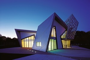  Von Daniel Libeskind entworfenes Empfangsgebäude (Foto: Frank Marburger) 