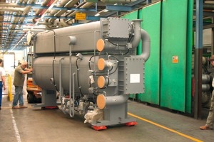  Zwei solche „16LJ“-Absorptionskältemaschinen von Carrier nutzen den Brüdendampf aus der Reifenproduktion als kostenlose Energiequelle 