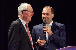  Prof. Dr. Töpfer (links) und Gunther Gamst, Geschäftsführer Daikin Deutschland 
