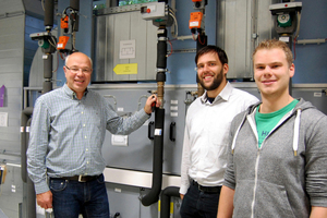  Prof. Dr. Martin Höttecke, Peter Hollenbeck und Julian Möllenhoff zeichnen verantwortlich für die neue Klimaanlage im Industriemaßstab. 