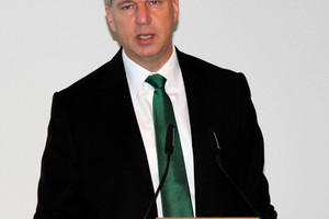  Dr. Christian Wahlers während der Pressekonferenz auf der Messe Chillventa im Oktober 2014 - damals noch in seiner Funktion als Geschäftsführer bei Bitzer 
