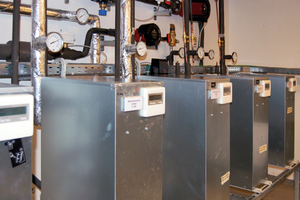  Insgesamt fünf „Hex-Units“ unterstützen im Keller den Wärmeübertrag von der Klimaanlage auf das Heizungssystem.  
