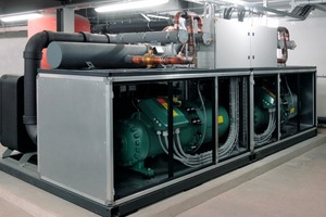  Eine Kältemaschine der Viessmann-Gruppenfirma KWT nutzt die Abwärme und kühlt Rechenzen­trum sowie Geräteprüfstände 