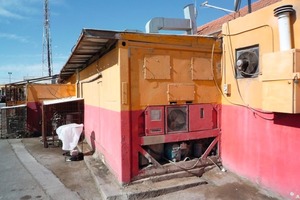  In der Negev-Wüste in Israel wurde ein Kühlcontainer verbaut. Leider wird bei dem alten Kühlaggregat wahrscheinlich noch R11 verwendet 