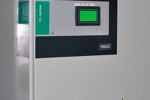  Zur Regelung der Netzumwälzpumpen kommt ein völlig neues Schaltschranksystem zum Einsatz. Der „Wilo-Controller CC-HVAC“ (HVAC = Heating, Ventilating, Air-Conditioning) kann bis zu sechs Pumpen bei einer maximalen Gesamtleistung von 200 kW vollautomatisch regeln  