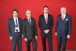  Vorstellung der Kooperation auf der Messe ISH in Frankfurt, v-l.n.r.: Eurovent-Market Intelligence-Manager Yannick Lu-Cotrelle; Sören Scholz, Leiter der Zertifizierungsstelle DIN CERTCO; Erick Melquiond, Président Eurovent Certita 