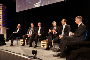  Podiumsdiskussion zum Thema “Interessenslagen innerhalb der Wertschöpfungskette am Bau“  