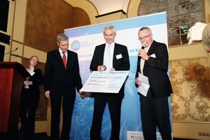  Den dritten Preis in der Kategorie „Kältemittel-Emissionsverringerung“ erhielt die Dresdener Kühlanlagenbau GmbH. Die DKA erhielt den Preis für firmeninterne, organisatorische Maßnahmen zur systematischen Senkung von Kältemittel-Emissionen bei Neubau und Service von Kälteanlagen 