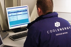  Per Fernwartung überwacht der CoolEnergy-Mitarbeiter die Mietkühlanlage von Prokon Nord am PC. Bei Bedarf kann er sofort auf die komplette Technik zugreifen 