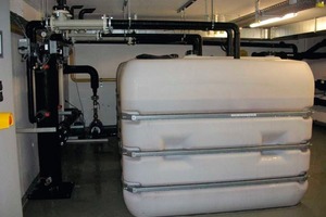  Abbildung 5: Installierte Anlagentechnik mit Sauerstoffanreicherung, Entgasungstanks und Reinfiltrationspumpe im Untergeschoss der Berufsakademie  