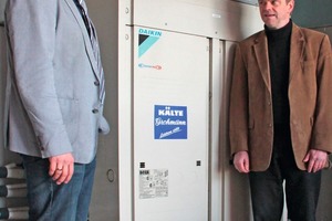  Torsten Meiler, Leiter der Bauabteilung (li.) und Klaus Tadajewski, Assistant Manager Refrigeration bei Daikin, haben bisher insgesamt 24 denn’s Biomarkt-Filialen mit dem "Conveni-Pack" realisiert. 